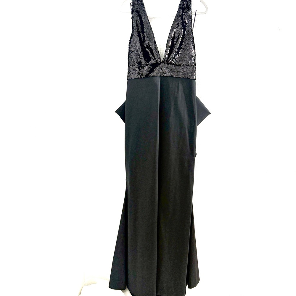 NEW Sachin & Babi Topanga Black Evening Gown SZ 12
RT $1300 - Picture 2 of 12